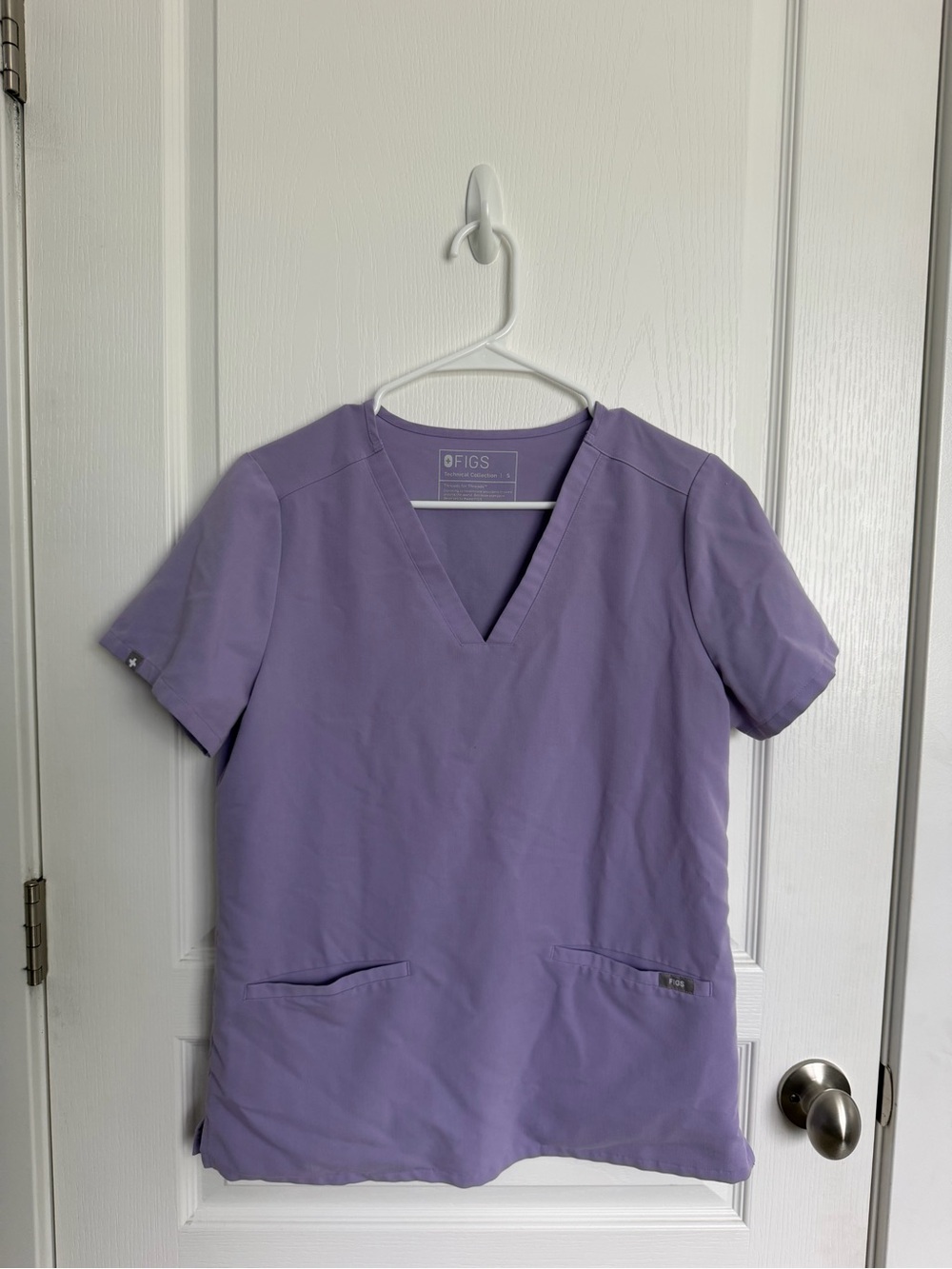 FIGS Casma Scrub Top in Lavender